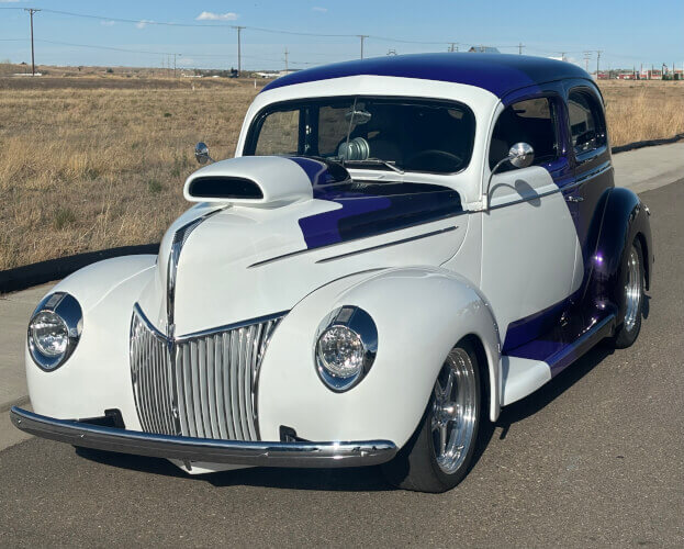 1939 Ford Deluxe Sedan