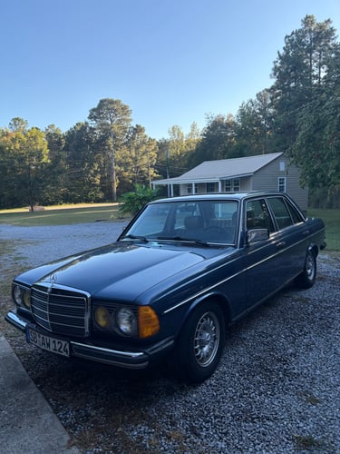 1983 Mercedes-Benz 300D Base