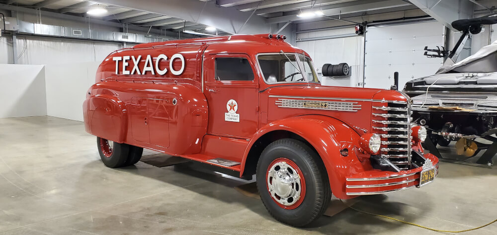 1940 Diamond - T 805