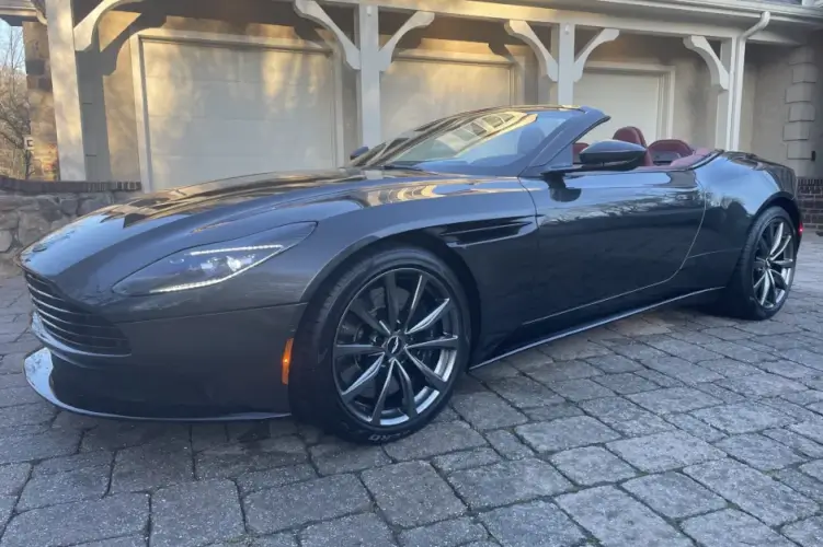 2019 Aston Martin DB11