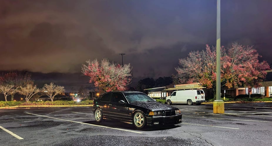 1997 BMW 318ti photo 2