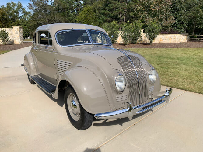 1934 DeSoto Airflow 2 door