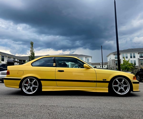 Yella photo 2