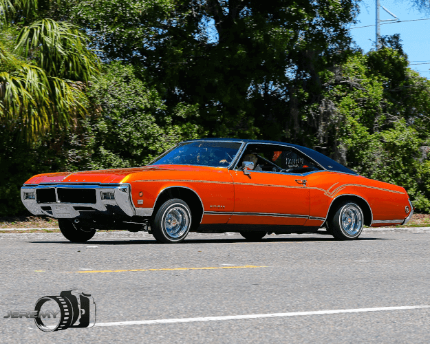 1969 Buick Riviera photo 2