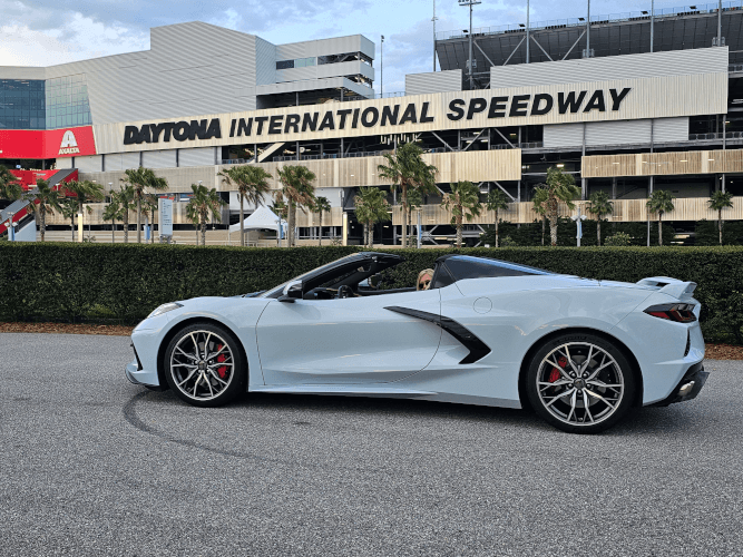 2023 Chevrolet Corvette photo 2