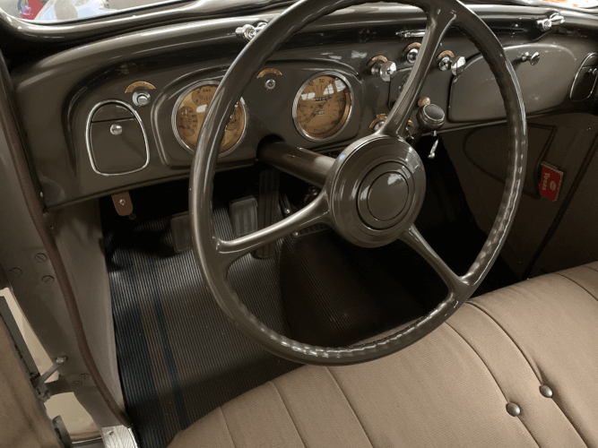 1934 DeSoto Airflow photo 2