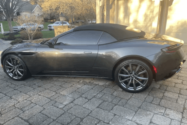 2019 Aston Martin DB11 photo 3
