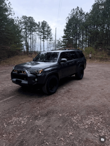 2018 Toyota 4Runner photo 2