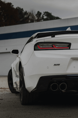 2018 Chevrolet Camaro photo 2