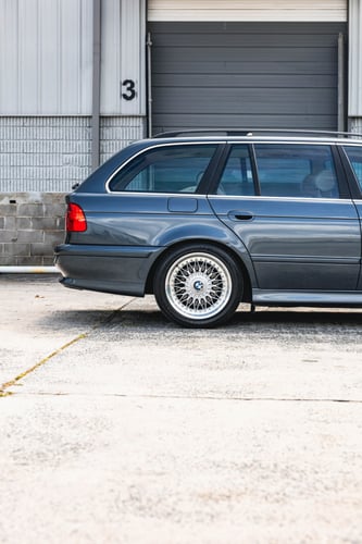 BMW 525i Sport Wagon thumbnail 6