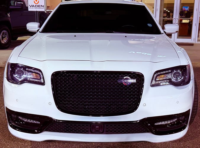 2023 Chrysler 300c photo 2