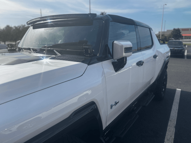 2023 GMC Hummer EV photo 3