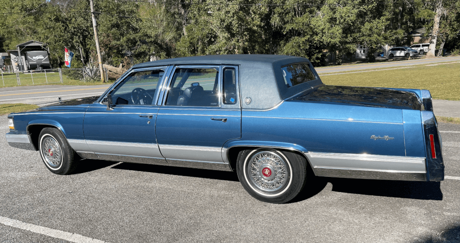 1992 Cadillac Brougham photo 2