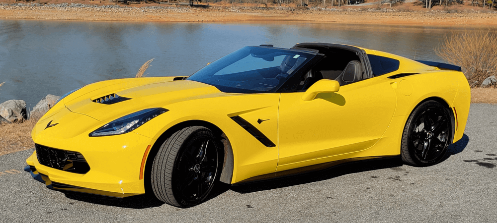 2016 Chevrolet Corvette photo 2