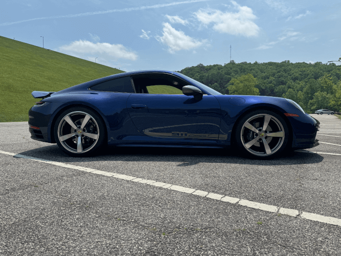 2023 Porsche 911 photo 3