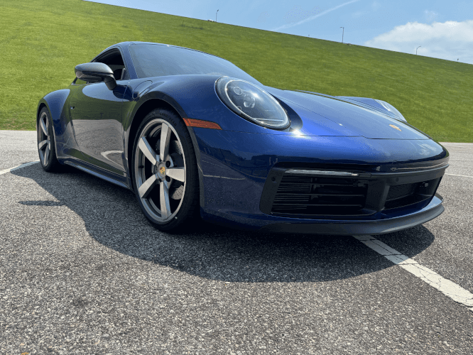 2023 Porsche 911 photo 2
