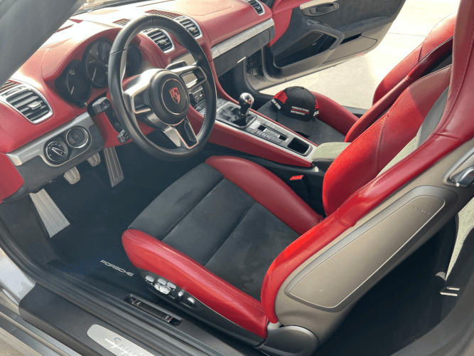 2016 Porsche Boxster photo 2