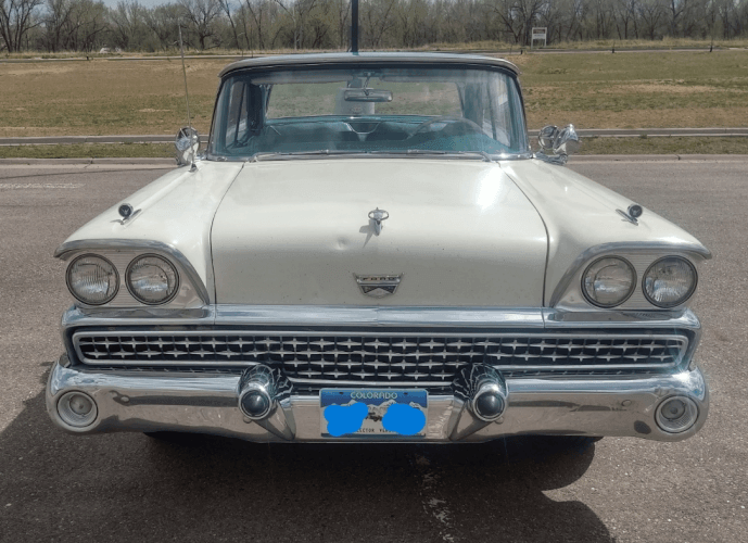 1959 Ford Skyliner photo 4