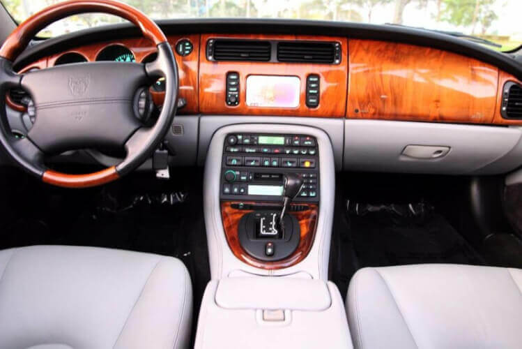 2003 Jaguar XKR photo 3