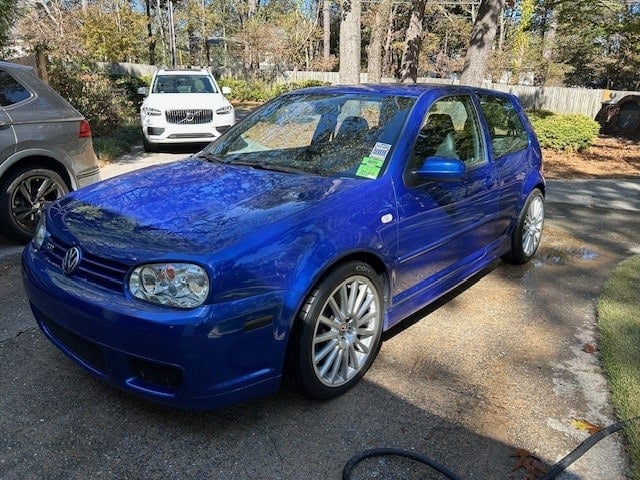 2004 Volkswagen Golf R32 photo 2