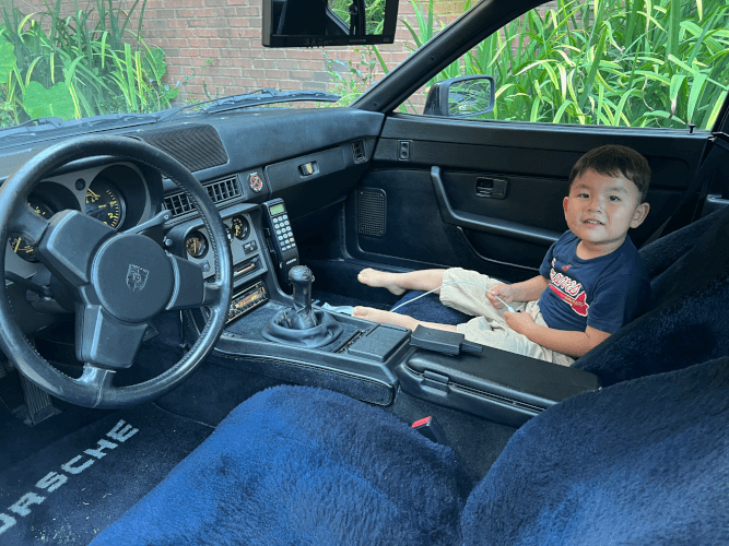 1985 Porsche 944 photo 2
