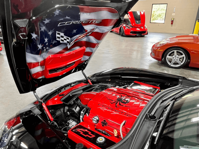 2019 Chevrolet Corvette photo 2